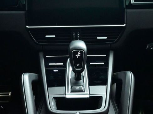 Used 2021 Porsche Cayenne GTS image 38