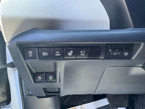 Certified 2023 Toyota Sienna Platinum image 23