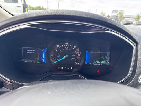 Used 2020 Ford Fusion SE FWD image 20
