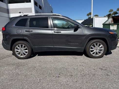 Used 2015 Jeep Cherokee Limited image 2