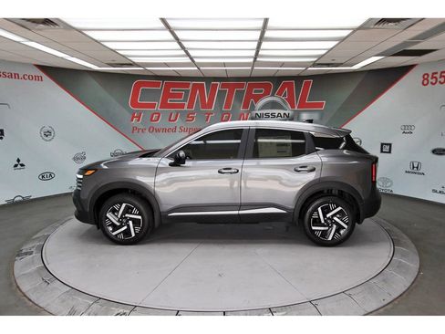 New 2026 Nissan Kicks SV w/ SV Premium Package image 3