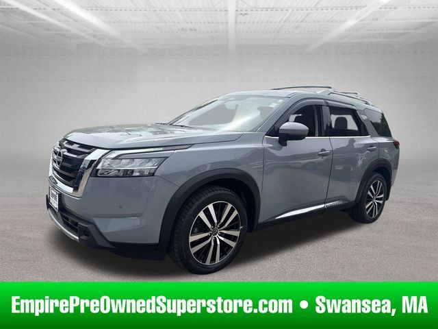 Used 2024 Nissan Pathfinder Platinum w/ Cargo Package AWD/4WD 360° Tour