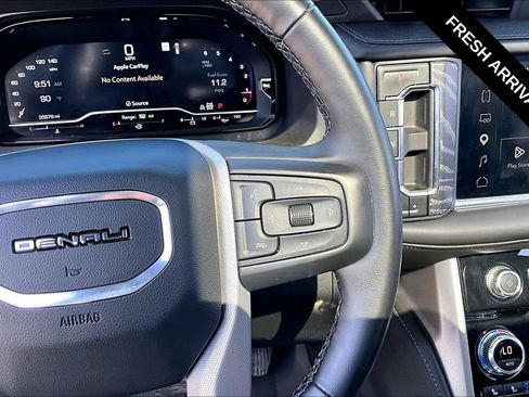 Used 2023 GMC Yukon XL Denali AWD/4WD image 14