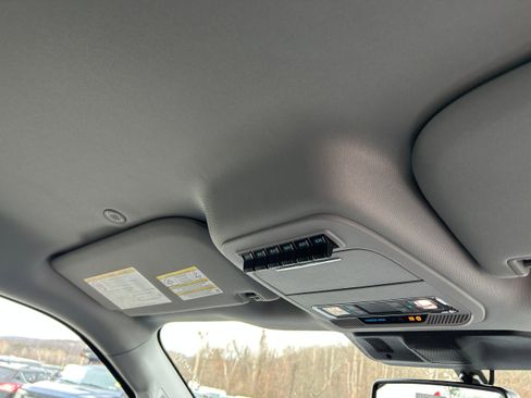 New 2026 Ford F550 4x4 Crew Cab image 33