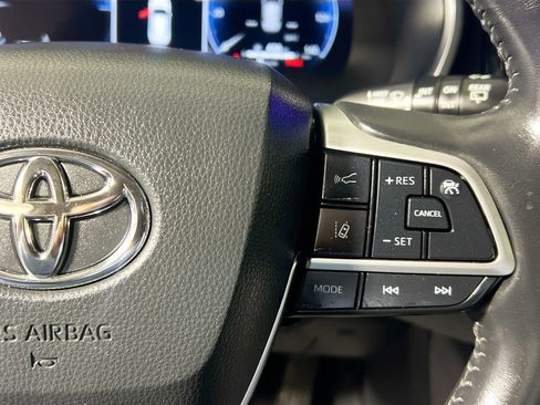 Used 2023 Toyota Highlander Limited image 19