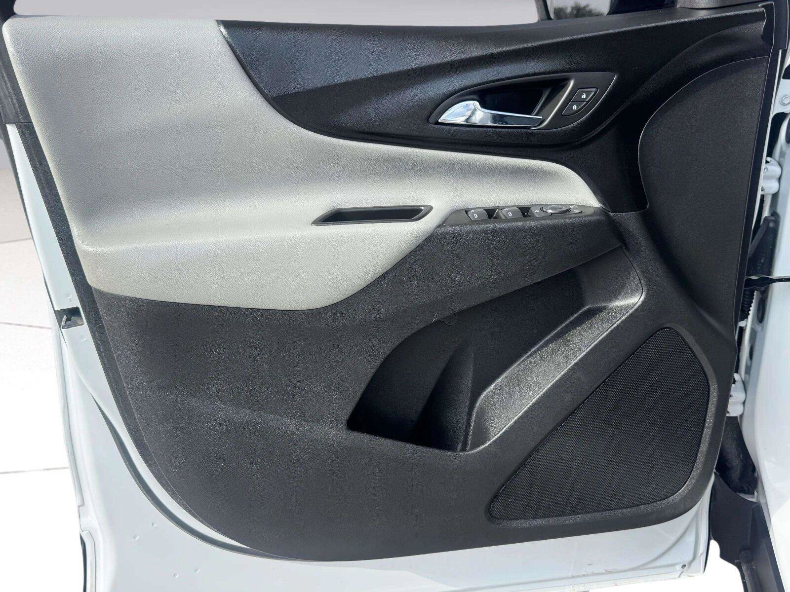 Used 2023 Chevrolet Equinox LS w/ LS Convenience Package FWD image 18