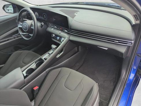 Used 2023 Hyundai Elantra SEL w/ Convenience Package FWD image 24