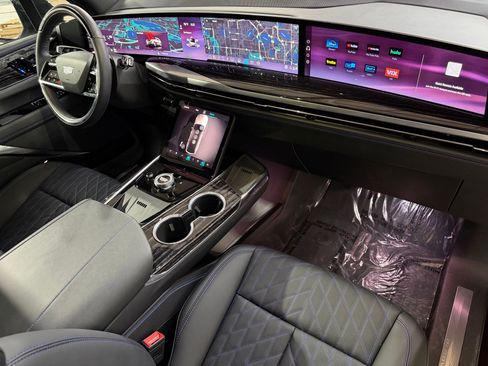 New 2026 Cadillac Escalade IQ Sport 1 w/ LPO, Floor Liner Package AWD/4WD image 53