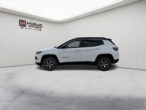 Used 2025 Jeep Compass Limited AWD/4WD image 5