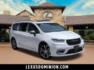 Used 2026 Chrysler Pacifica Pinnacle FWD video 1