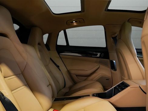 Used 2020 Porsche Panamera 4 image 59