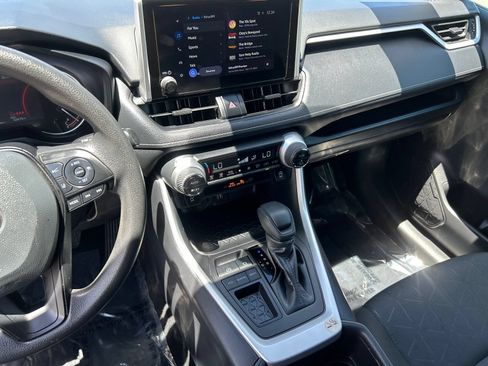 Used 2025 Toyota RAV4 XLE FWD image 24