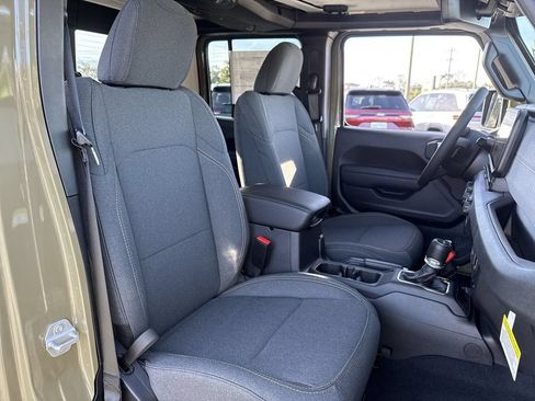 New 2025 Jeep Gladiator Sport AWD/4WD image 28