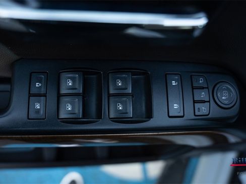 Used 2018 Chevrolet Silverado 1500 LTZ w/ Texas Edition image 15