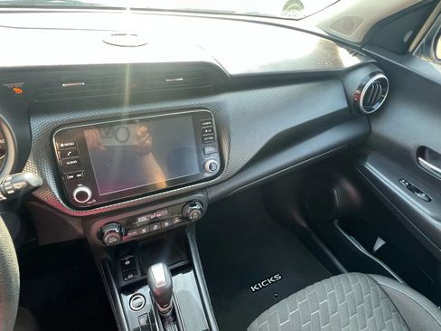 Used 2022 Nissan Kicks SV image 18