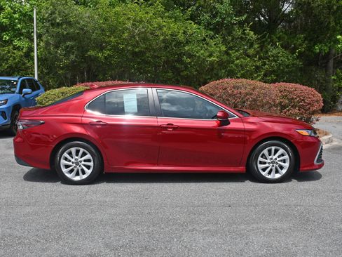 Certified 2022 Toyota Camry LE w/ Convenience Package FWD image 5