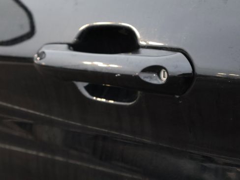 Used 2022 Ford Explorer XLT w/ Equipment Group 202A image 23