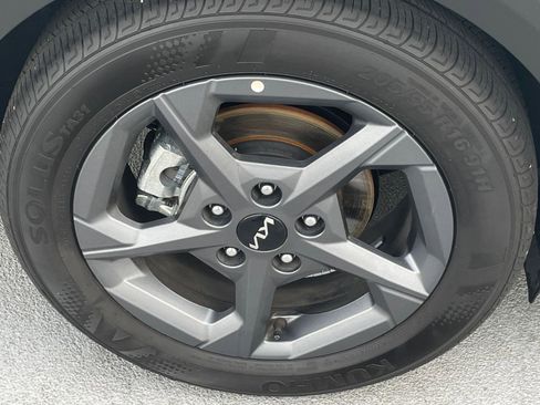 Used 2025 Kia K4 LXS image 29