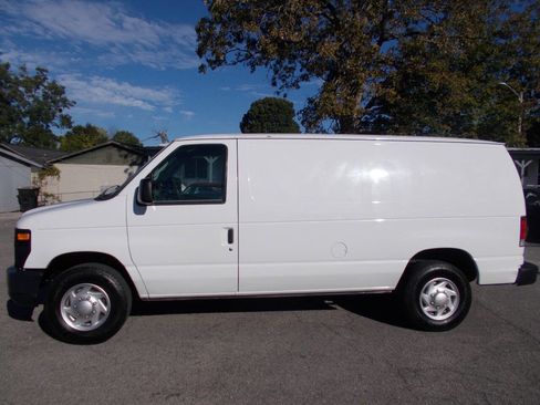 Used 2014 Ford E-250 and Econoline 250 w/ Power Group image 18