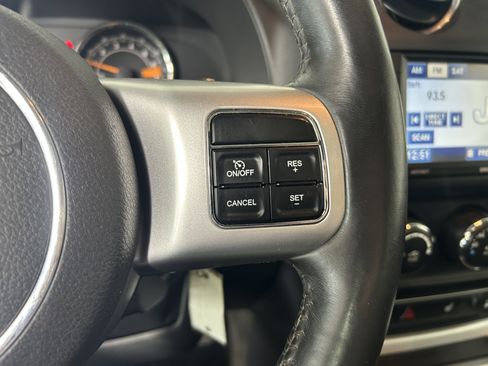 Used 2016 Jeep Compass Latitude AWD/4WD image 15