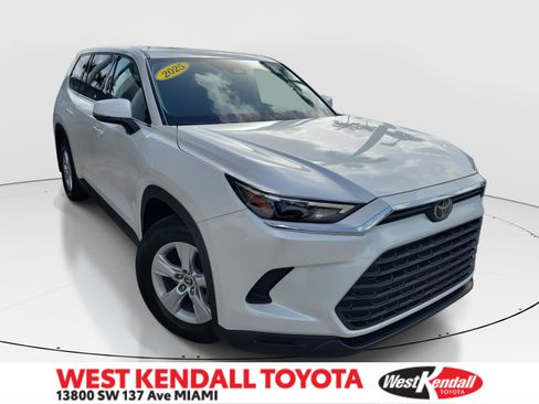 Used 2025 Toyota Grand Highlander FWD image 1