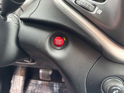 Used 2018 Jeep Cherokee Trailhawk image 30