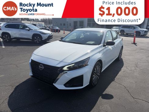 Used 2025 Nissan Altima 2.5 SV image 3