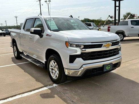 Certified 2022 Chevrolet Silverado 1500 LT AWD/4WD image 7