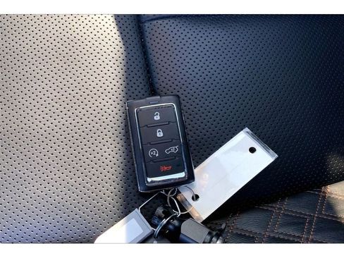 Used 2022 Jeep Grand Cherokee L Summit AWD/4WD image 13