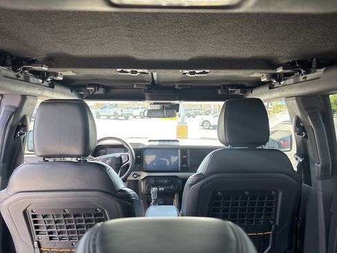 Used 2023 Ford Bronco Badlands image 12