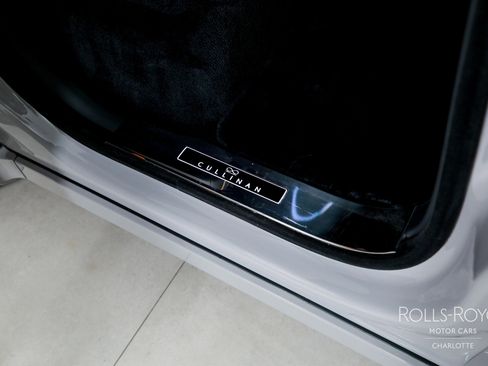 Used 2026 Rolls-Royce Cullinan Black Badge image 33