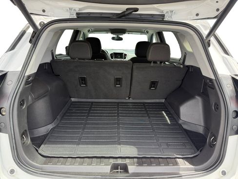 Used 2024 GMC Terrain SLE w/ Driver Convenience Package FWD image 17