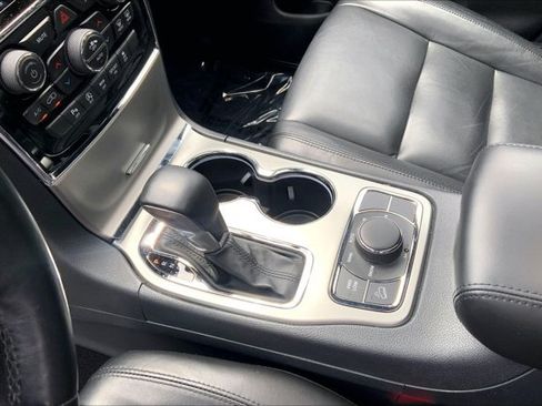 Used 2020 Jeep Grand Cherokee Limited AWD/4WD image 16