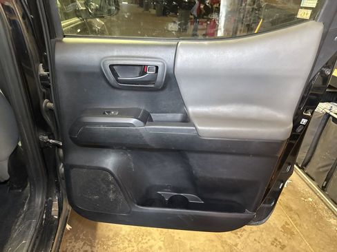 Used 2019 Toyota Tacoma SR RWD image 12