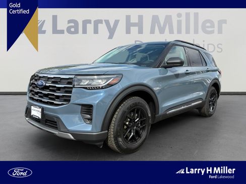 Certified 2025 Ford Explorer Active AWD/4WD image 1