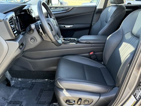 Used 2025 Lexus NX 350h AWD w/ Premium Package image 19