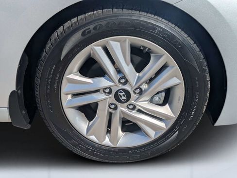 Used 2019 Hyundai Elantra Value Edition w/ Cargo Package FWD image 11