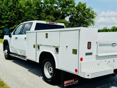 Used 2021 GMC Sierra 3500 4x4 Crew Cab w/ Convenience Package image 4
