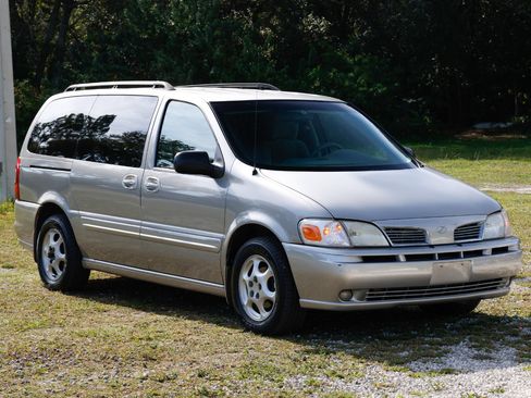 Used 2004 Oldsmobile Silhouette GL image 15