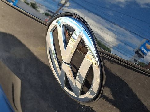 Used 2019 Volkswagen Tiguan SEL AWD/4WD image 28