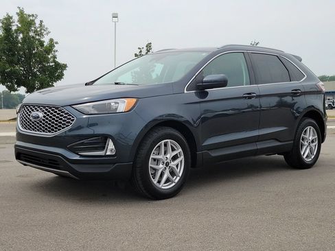 Used 2023 Ford Edge SEL w/ Convenience Package AWD/4WD image 2