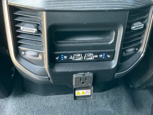 Used 2019 RAM 1500 Limited AWD/4WD image 12