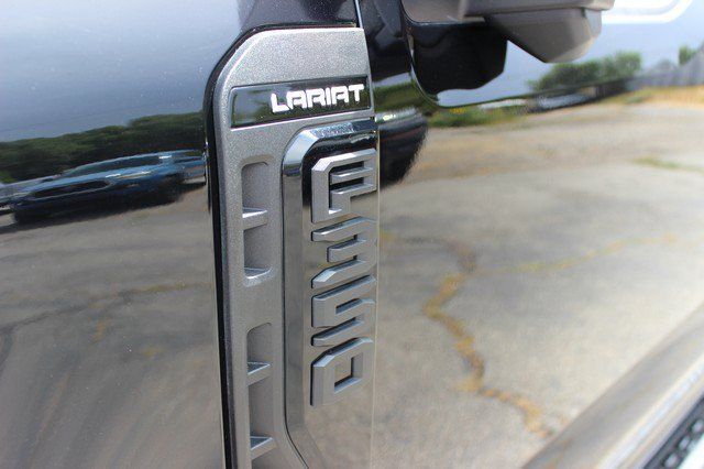 Used 2025 Ford F350 Lariat w/ Black Appearance Package AWD/4WD image 3