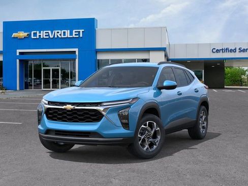 New 2026 Chevrolet Trax LT w/ Driver Confidence Package FWD image 6