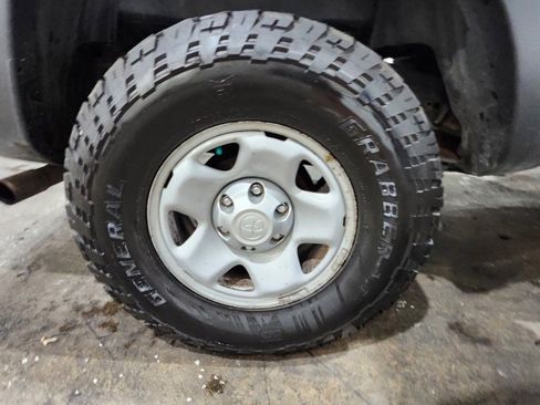 Used 2015 Toyota Tacoma 4x4 Access Cab image 16