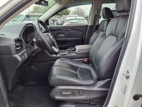 Certified 2024 Honda Pilot Touring image 17