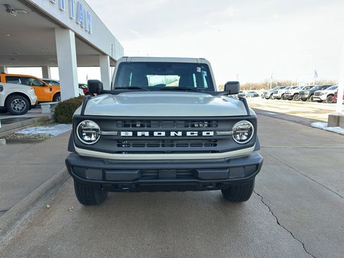 New 2025 Ford Bronco 2-Door image 8