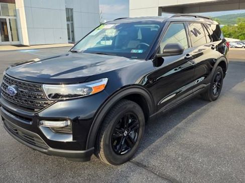 Certified 2024 Ford Explorer XLT w/ Equipment Group 202A AWD/4WD image 3