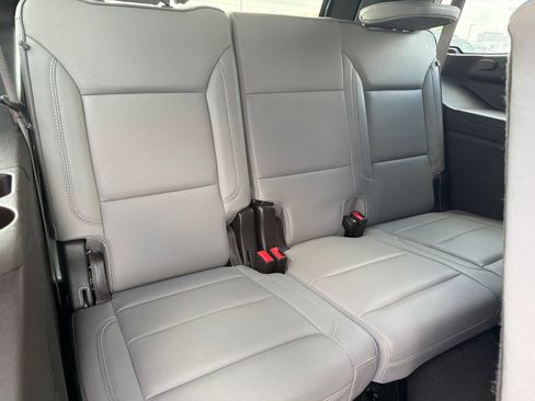 Used 2023 GMC Yukon SLT RWD image 13