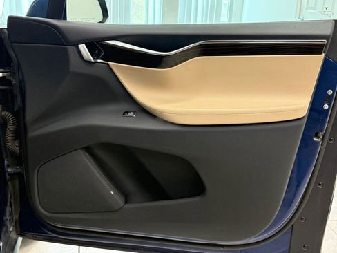 Used 2016 Tesla Model X 75D image 23